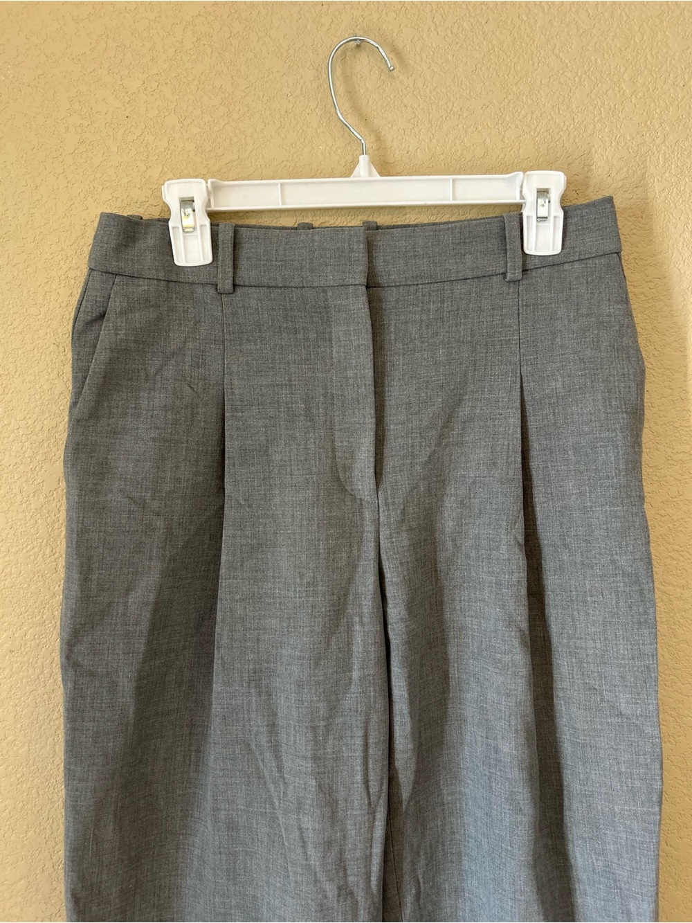 Babaton Aritzia Cropped Wide-Leg Pants in Light Gray Size 6 25” inseam - Picture 4 of 10